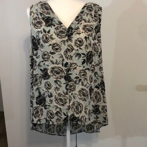 Torrid floral sleeveless blouse